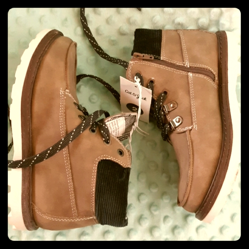 Little boys size 2 lumberjack/woodsman boots